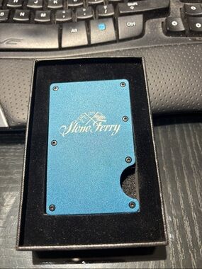 Stono Ferry Golf Slim Aluminum Card Wallet in Metallic Blue like a Ridge